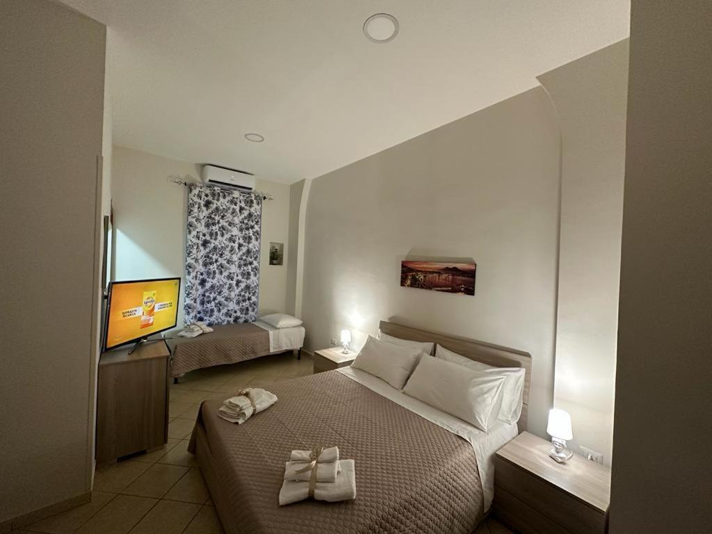B&B Peppino Home نابولي المظهر الخارجي الصورة