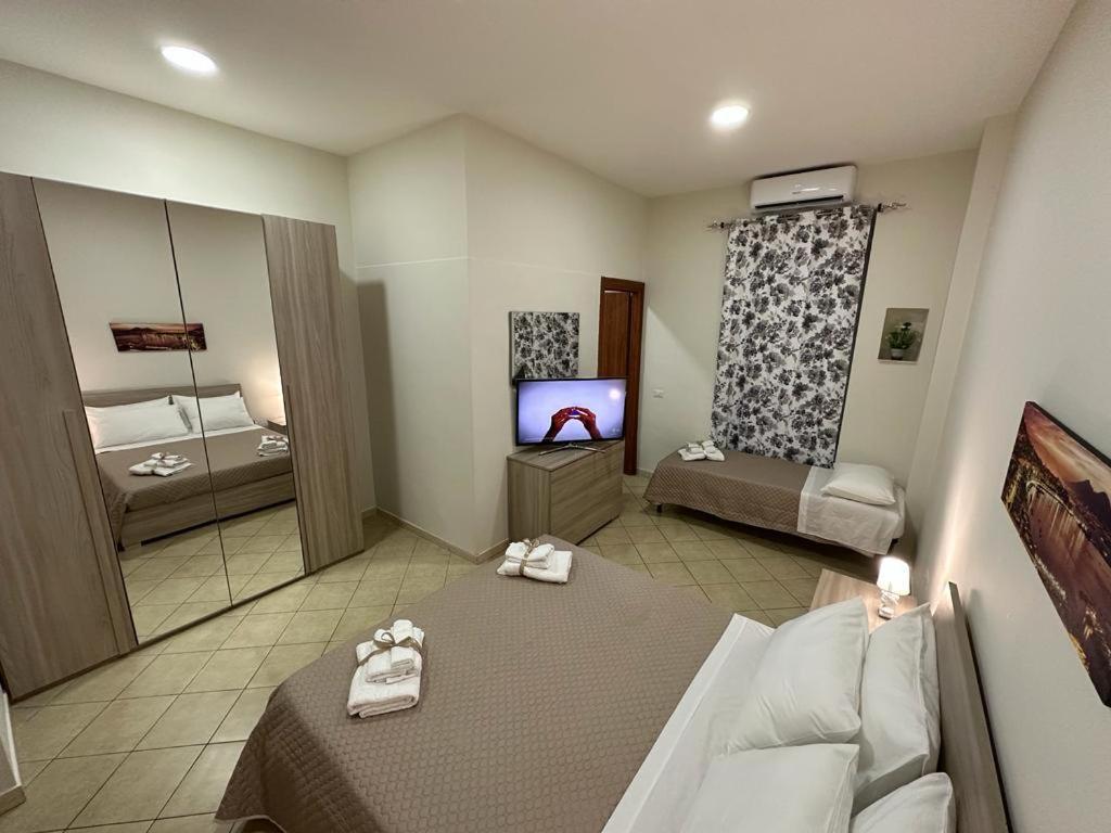 B&B Peppino Home نابولي المظهر الخارجي الصورة