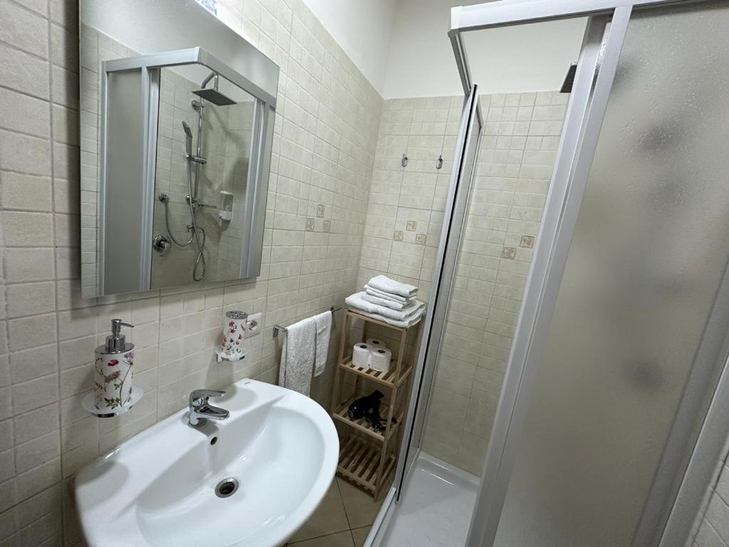 B&B Peppino Home نابولي المظهر الخارجي الصورة